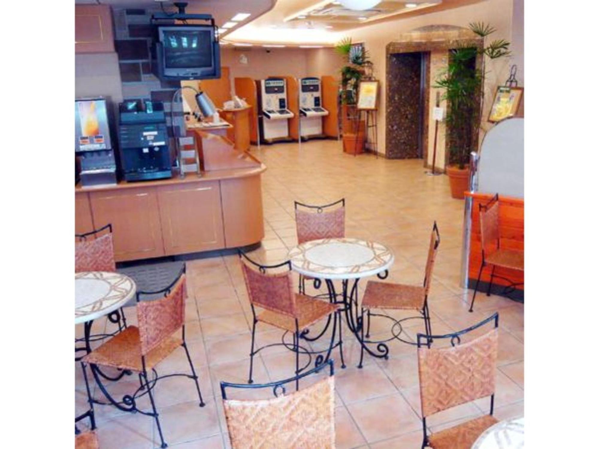 R&B Hotel Hakata Ekimae 1 - Vacation Stay 16386V Fukuoka  Exteriör bild